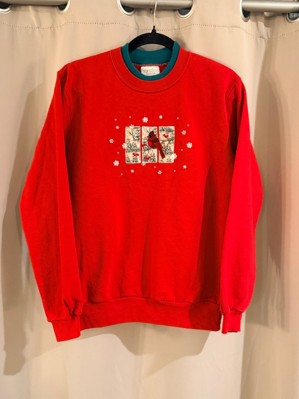 Top Stitch cCrewneck Sweater with Cardinal Motif